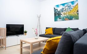 Studio New Complete Metro Supermarkets